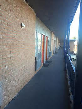 Townhouse Motel Guthrie Bagian luar foto