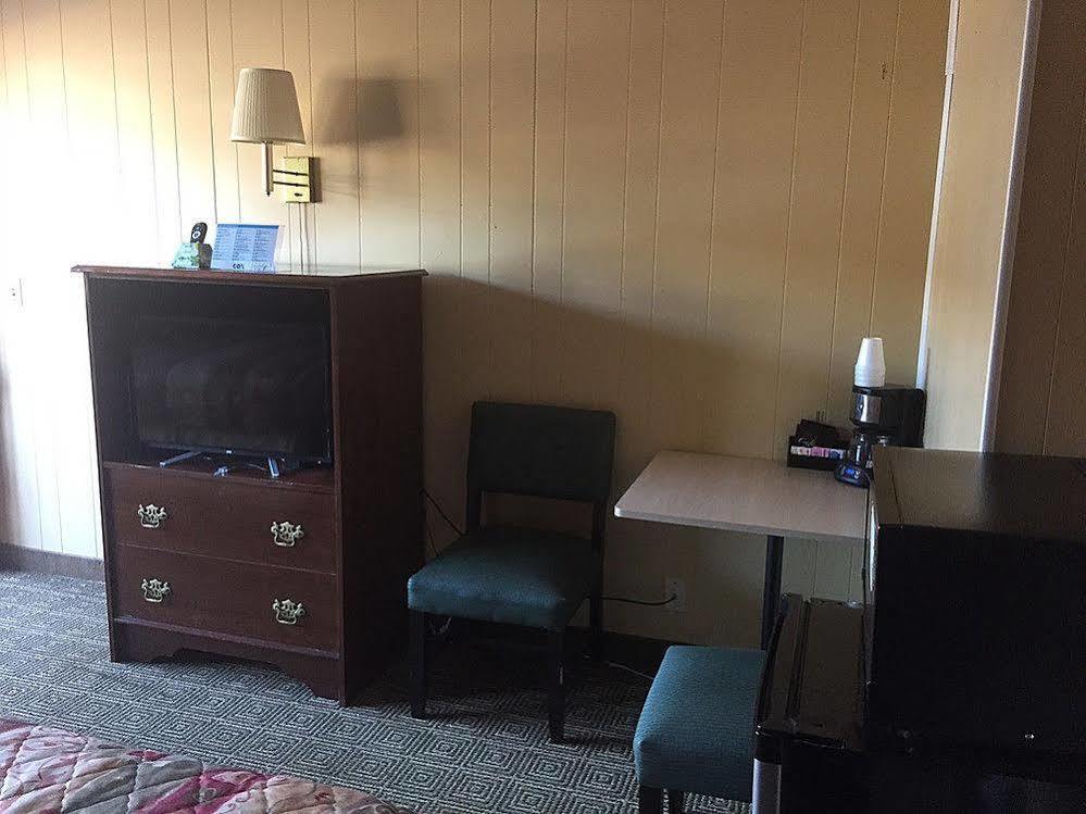 Townhouse Motel Guthrie Bagian luar foto