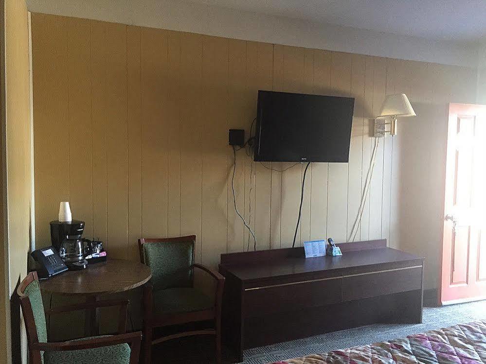 Townhouse Motel Guthrie Bagian luar foto
