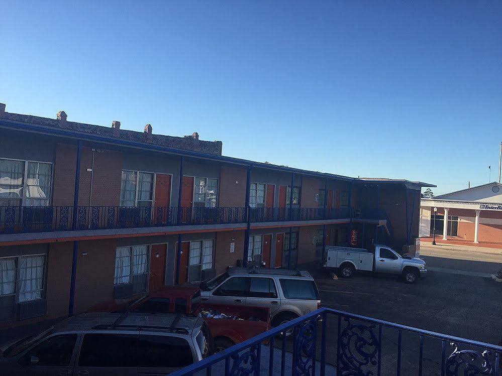 Townhouse Motel Guthrie Bagian luar foto